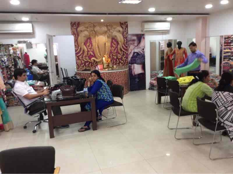 dressberry showroom