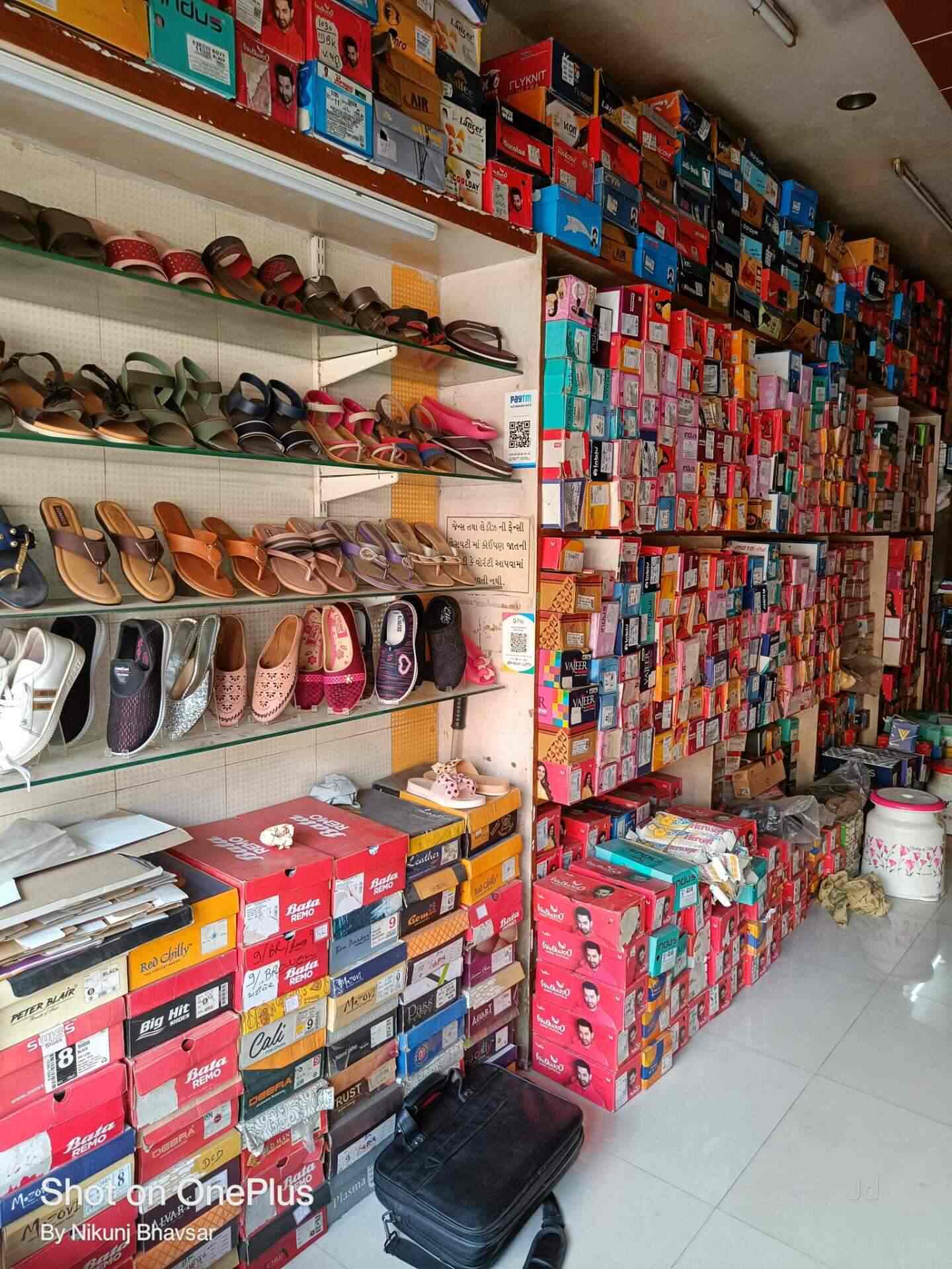 safety shoe dealers near me