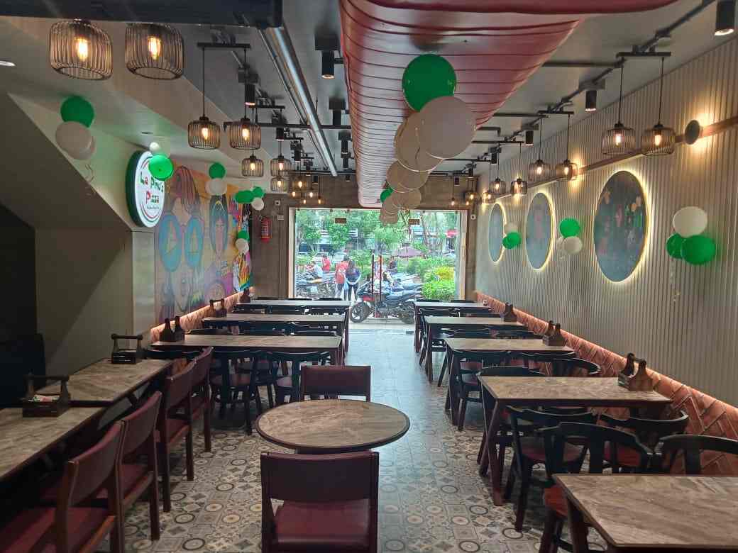 La Pino'z Pizza in Navrangpura,Ahmedabad - Order Food Online