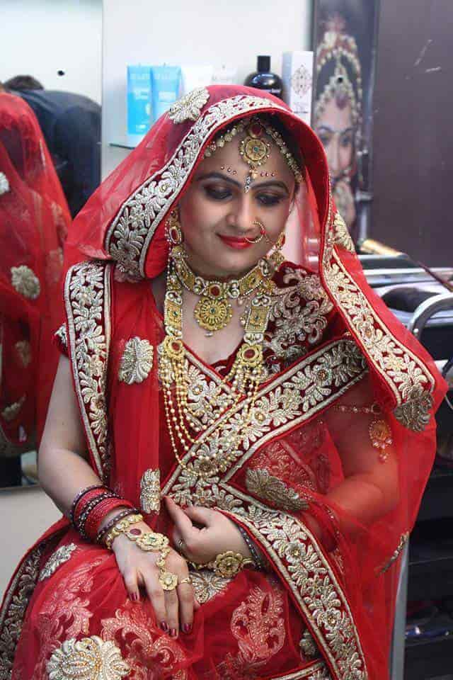 Makeup Artist University Saubhaya Makeup