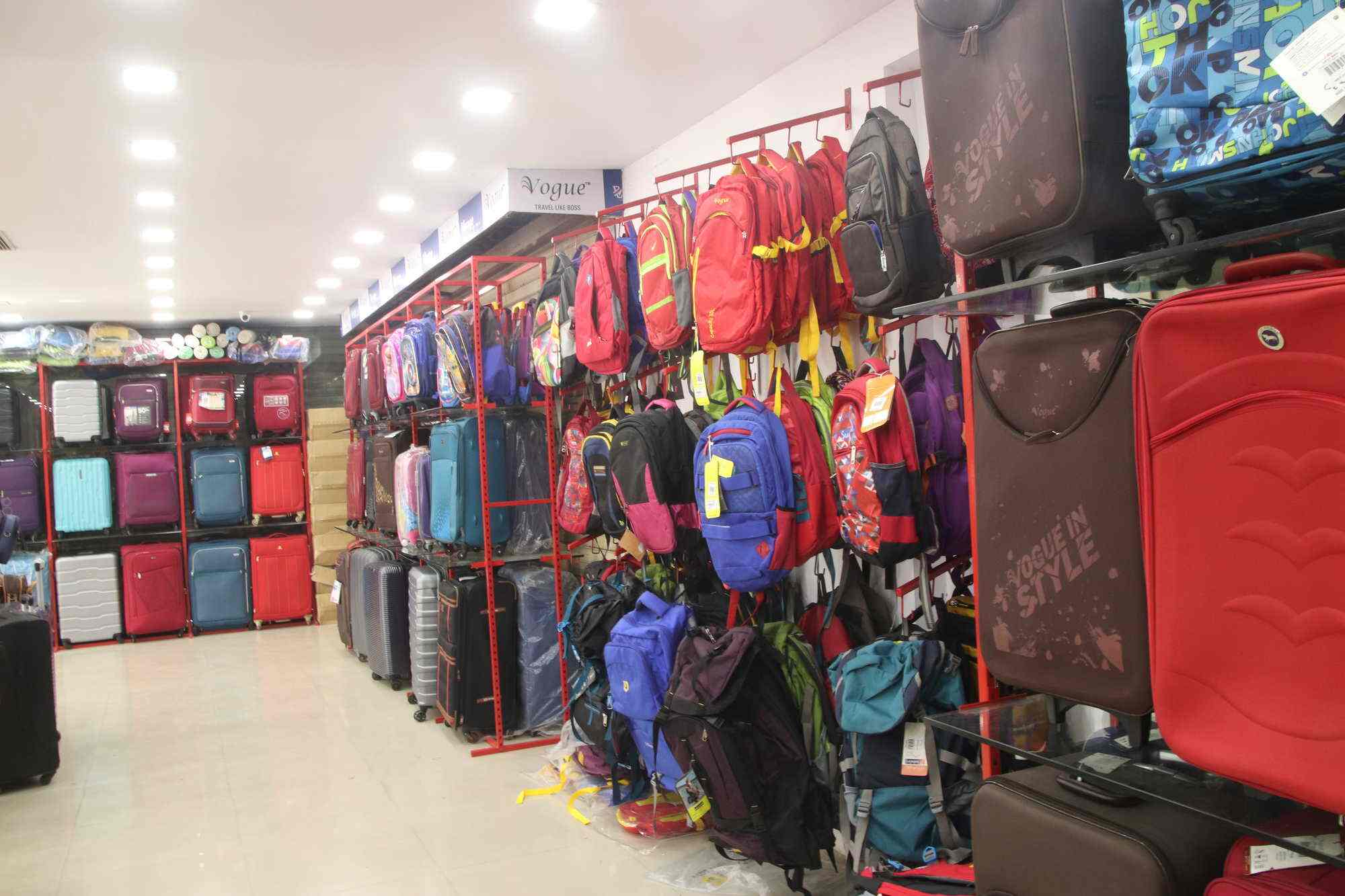 Discover more than 145 bag mall ahmedabad latest xkldase.edu.vn