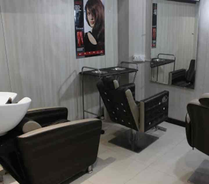 aroma royal unisex salon