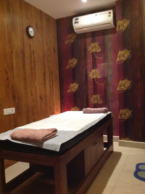 Shaakya body spa Clearance