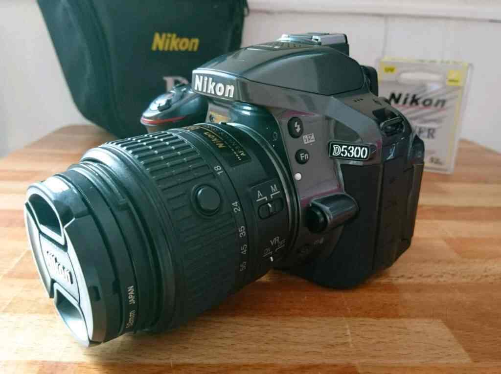 f1 canon camera