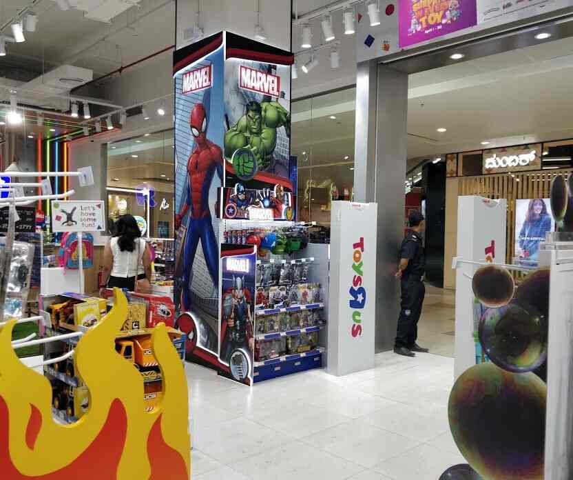 toys r us rmz galleria