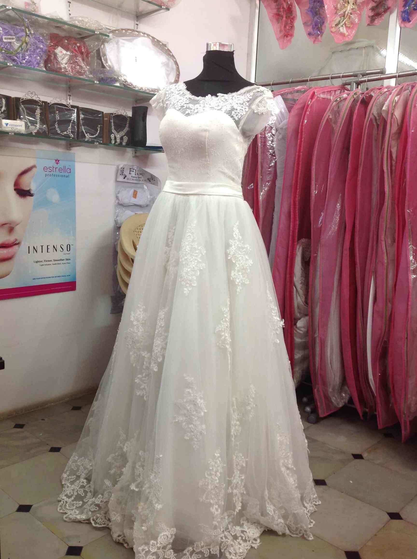 Gene Bridal Boutiques Rt Nagar Wedding Gowns On Hire In