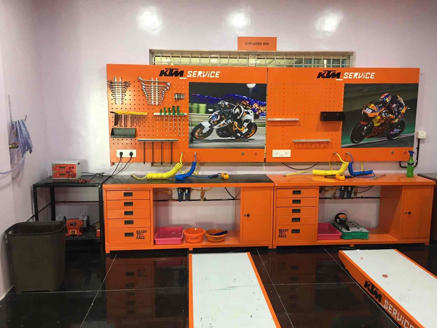 Khivraj KTM, Hoskote - Motorcycle 