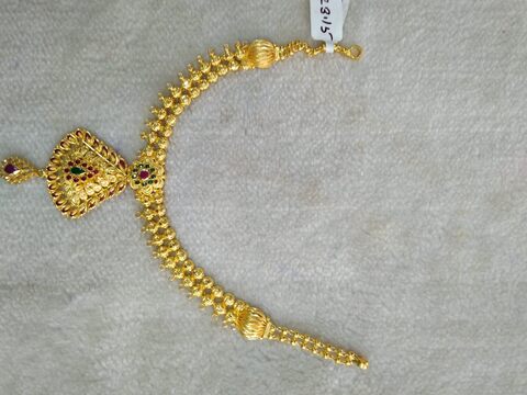 gold necklace in lalitha jewellery