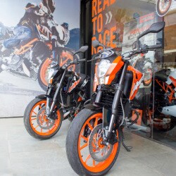 Ktm Showroom, Tumkur Road Nelamangala 