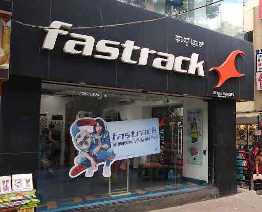 fastrack showrooms near me