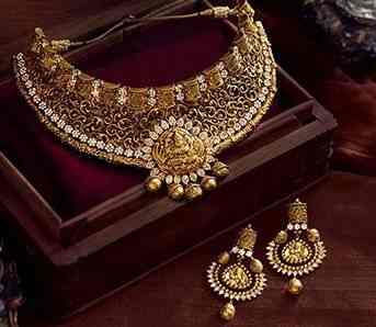 Kalyan Jewellers, Khade Bazaar 