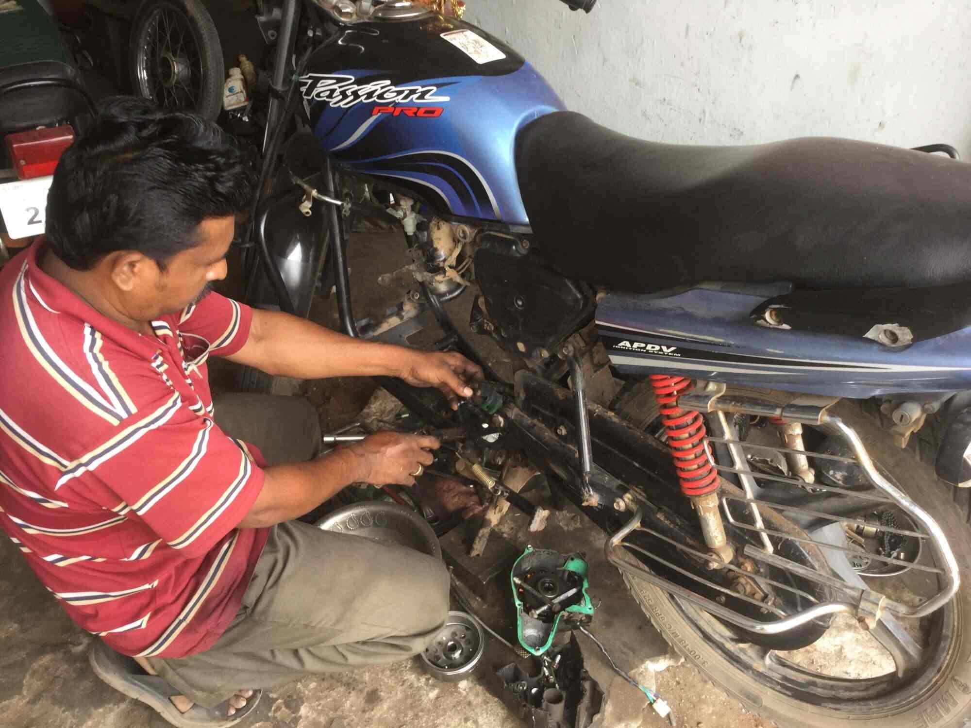latha krishna motor mechanic photos bhimavaram pictures images motor mechanic