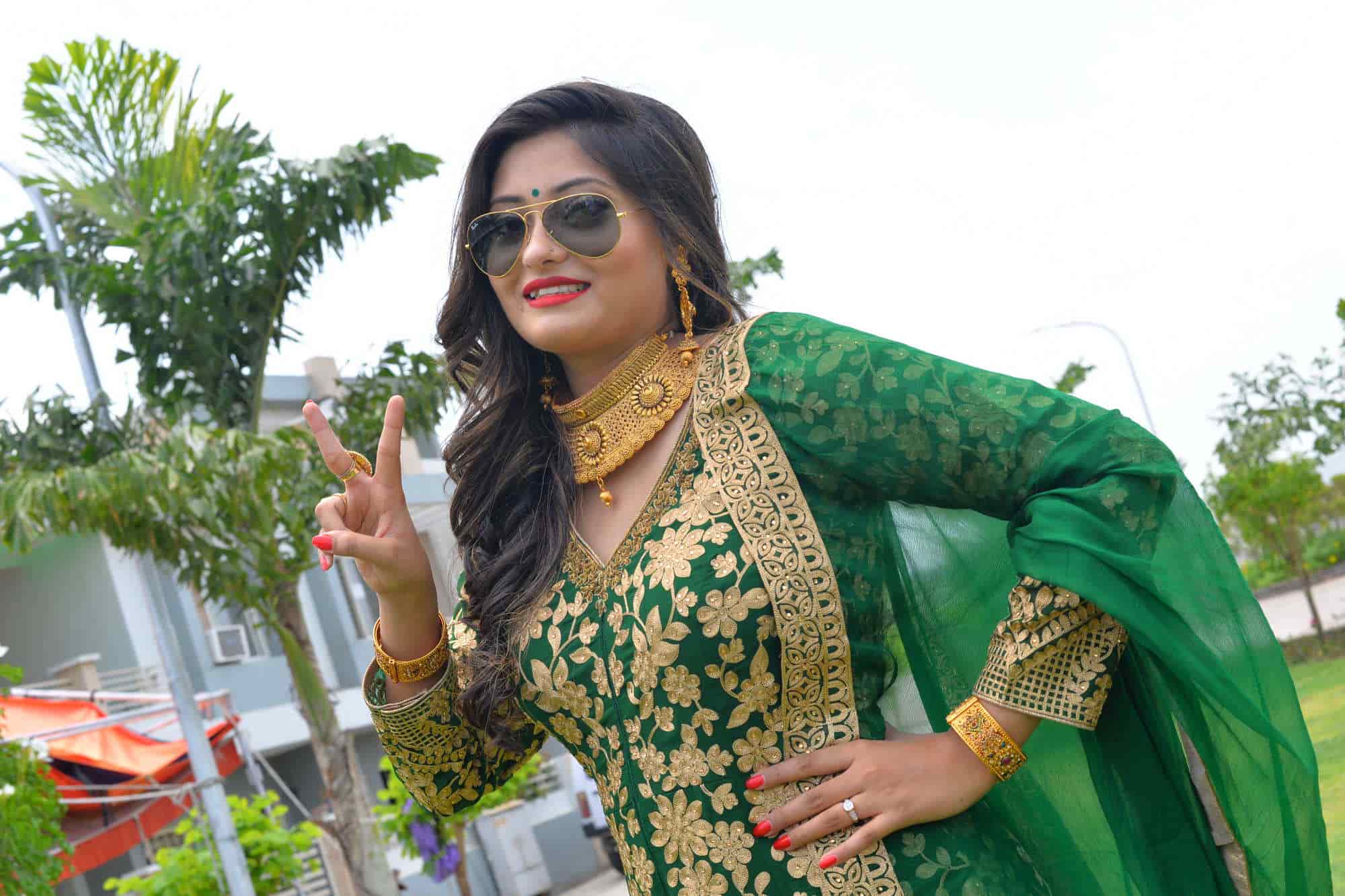 Share more than 103 rose beauty parlour mehndi charges POPPY