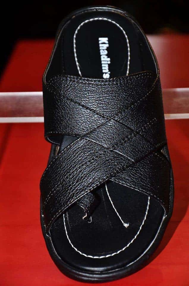 khadims leather chappal