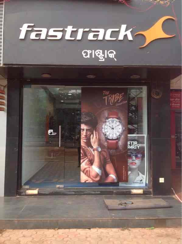 fastrack showrooms near me