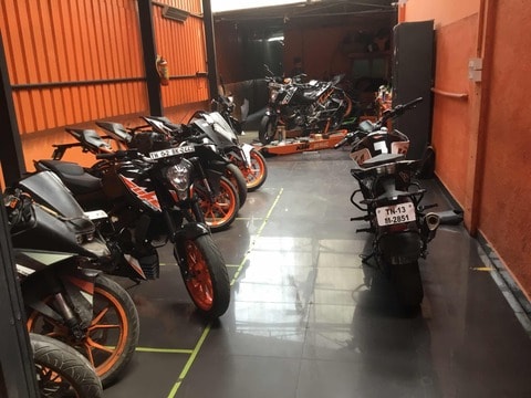KTM Service Centre, Shanthi Colony-anna 
