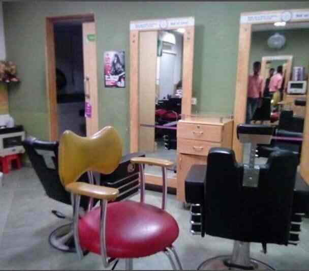 Green Trends Unisex Hair Style Salon Trends Invogue Pvt Ltd
