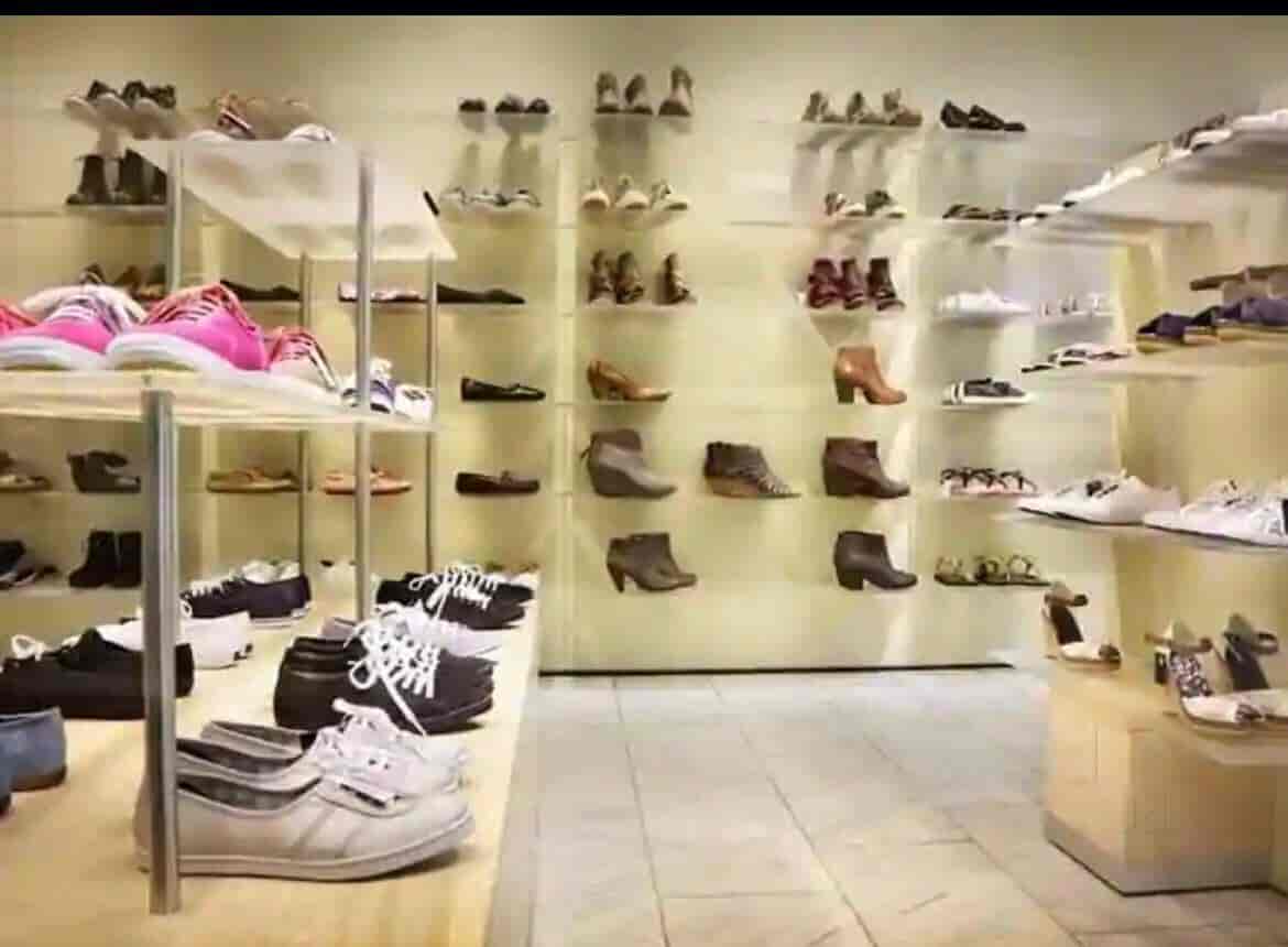 nearest converse outlet