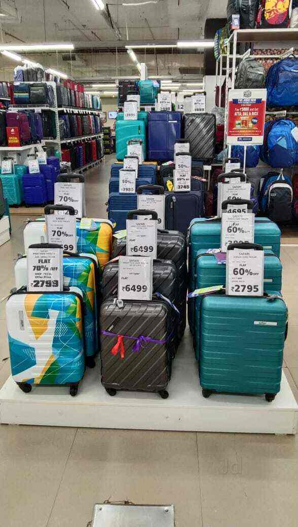 Share 127+ safari bags company details super hot kidsdream.edu.vn