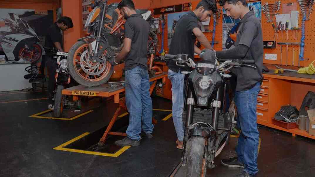 Kolathur Ktm, Kolathur - Motorcycle 