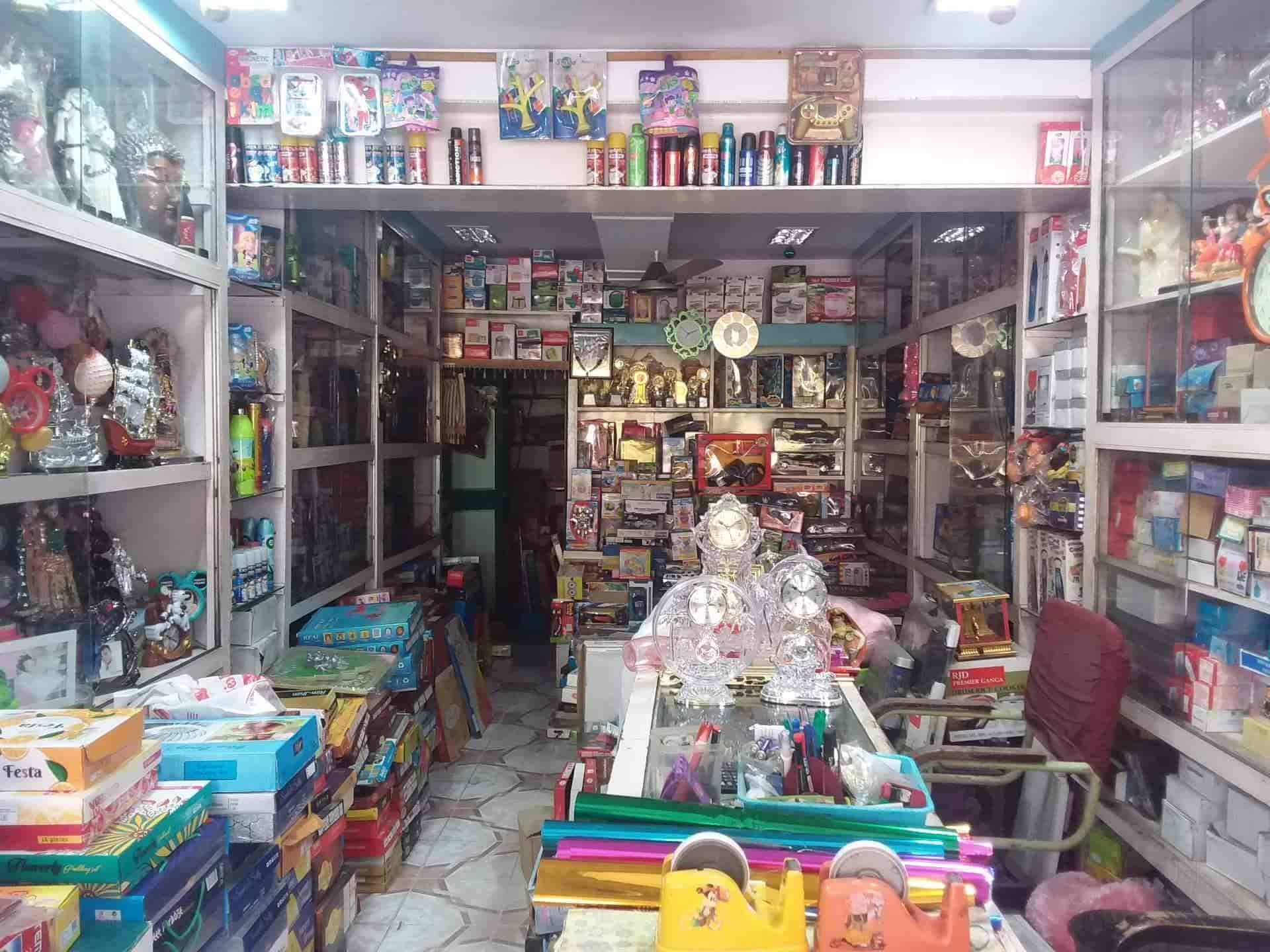 Share more than 133 nearest gift store super hot kidsdream.edu.vn