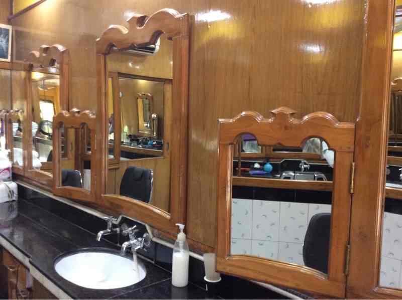 computerised hair cutting machine