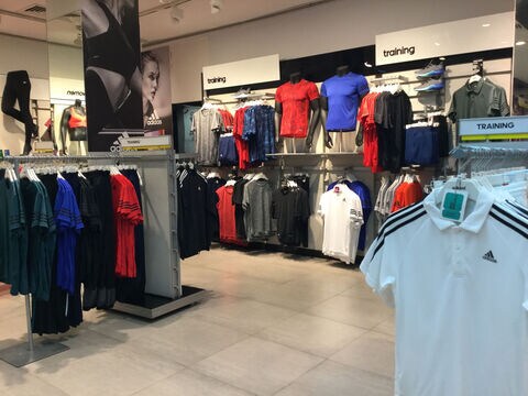 vans store kamla nagar