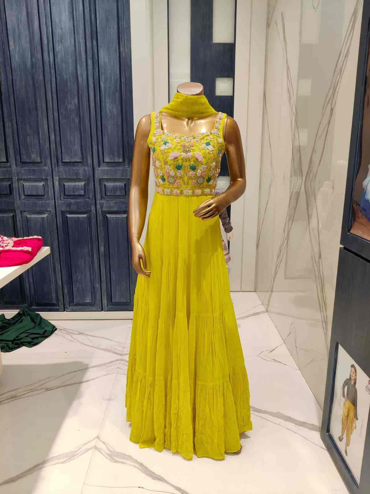 Share 125+ rajouri garden market for gowns super hot camera.edu.vn