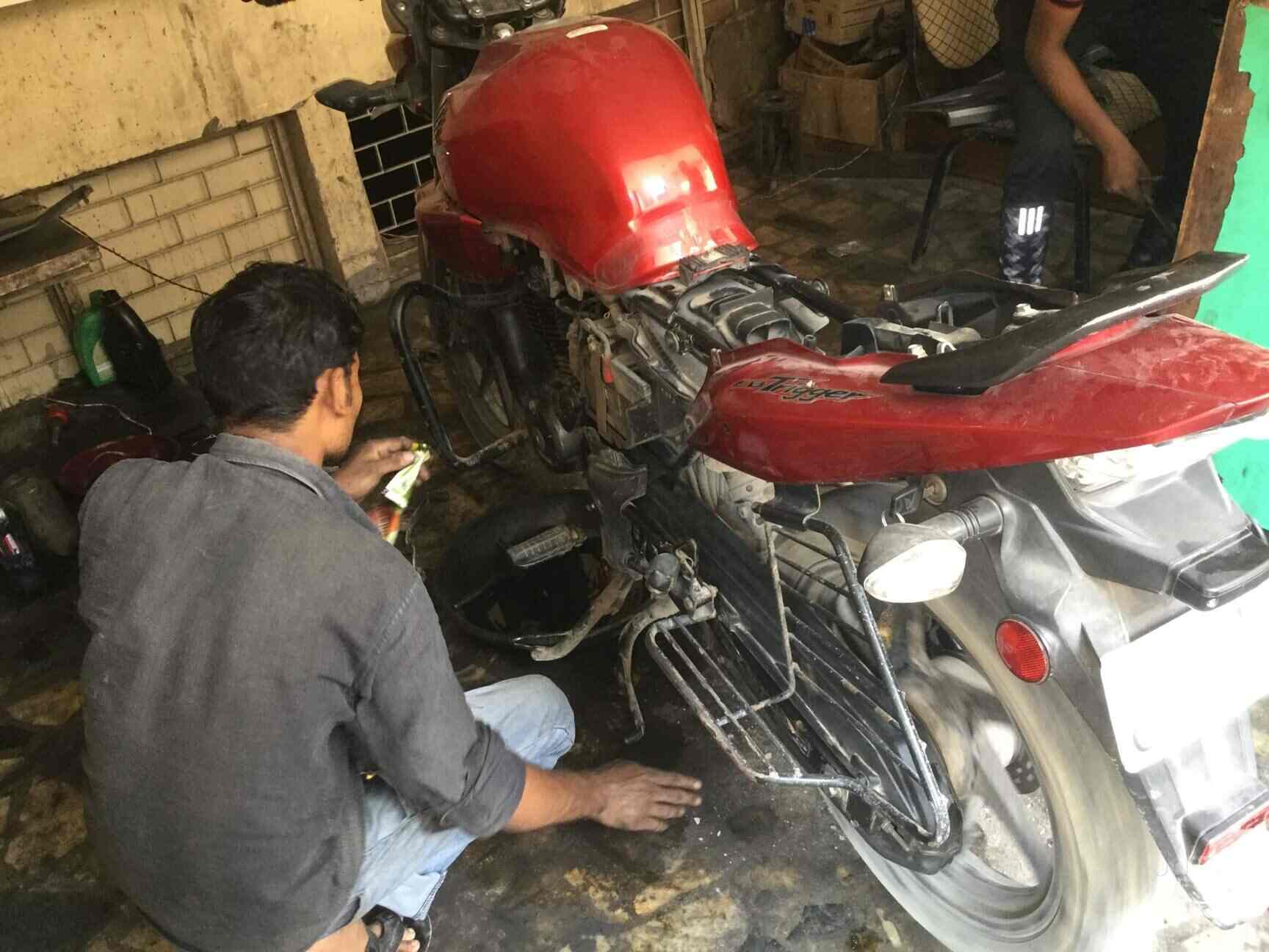 Tanvir Bike Service Point, Khanpur 