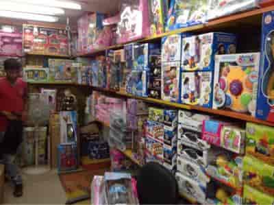Jhandewalan cycle market toy shop Clearance