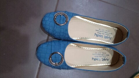 nearest sneaker villa