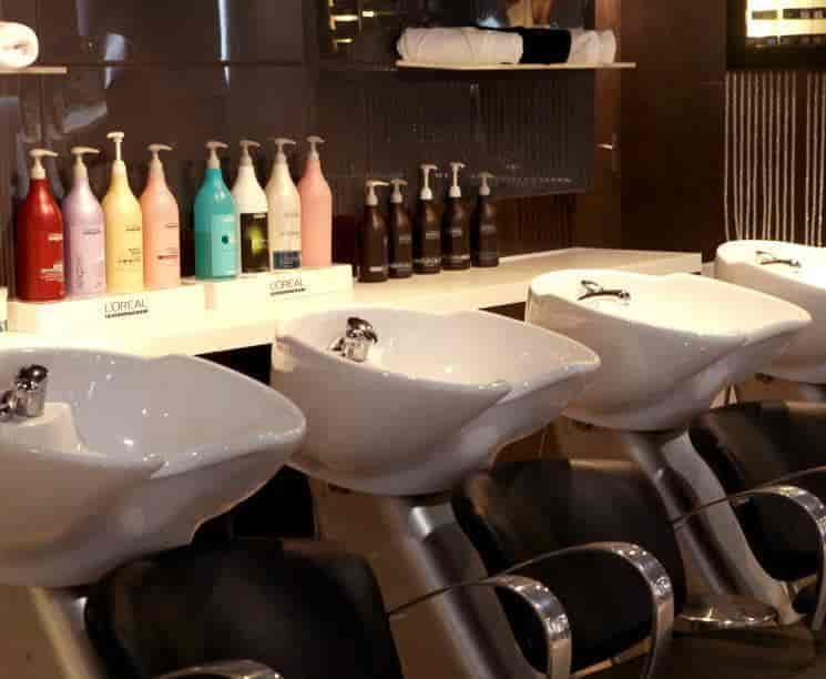 Salon In Cp New Delhi