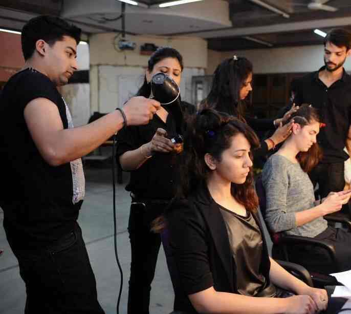 Geetanjali Salon Connaught Place Salons In Delhi Justdial
