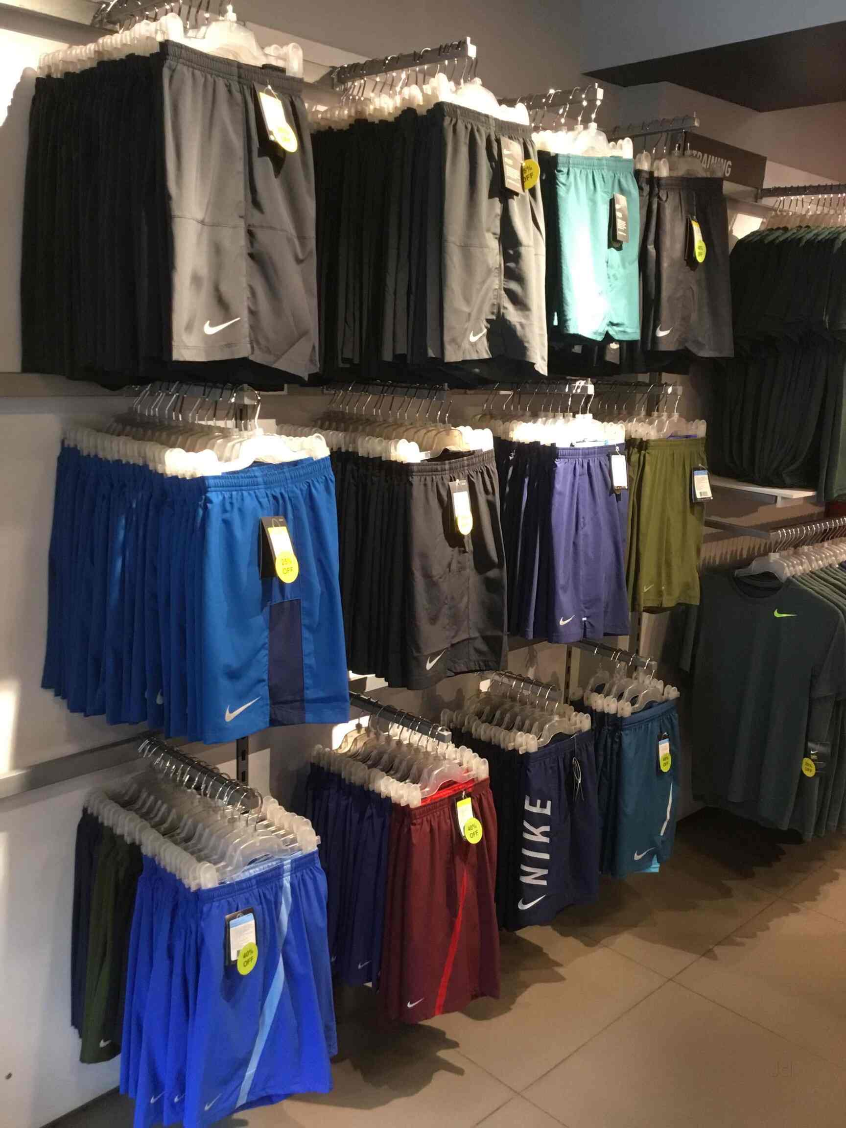 nike factory outlet kalkaji