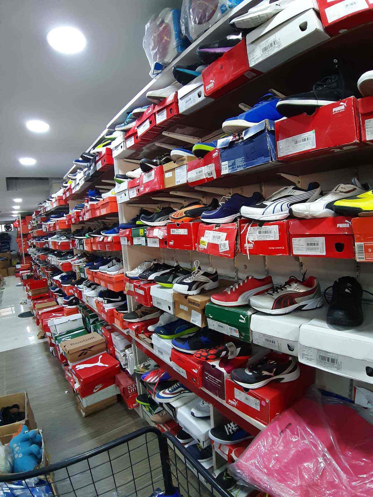 multi brand shoe store
