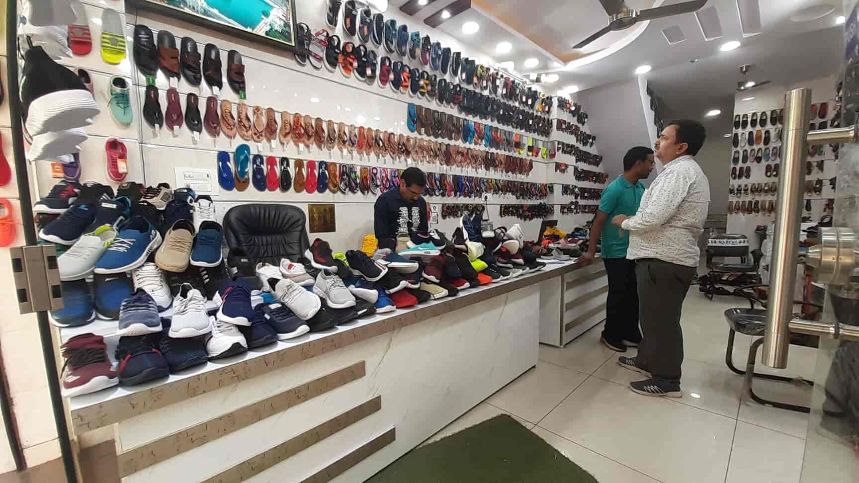 Discover 150+ delhi shoes bazar best kenmei.edu.vn