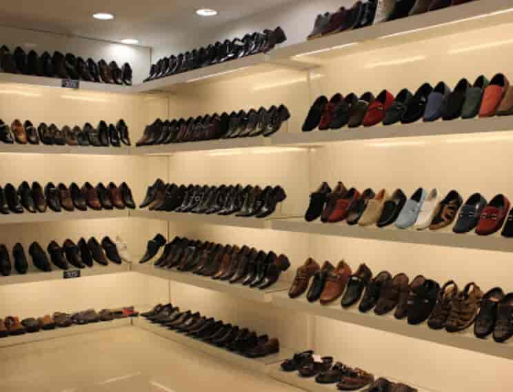 shoe stores in connaught place