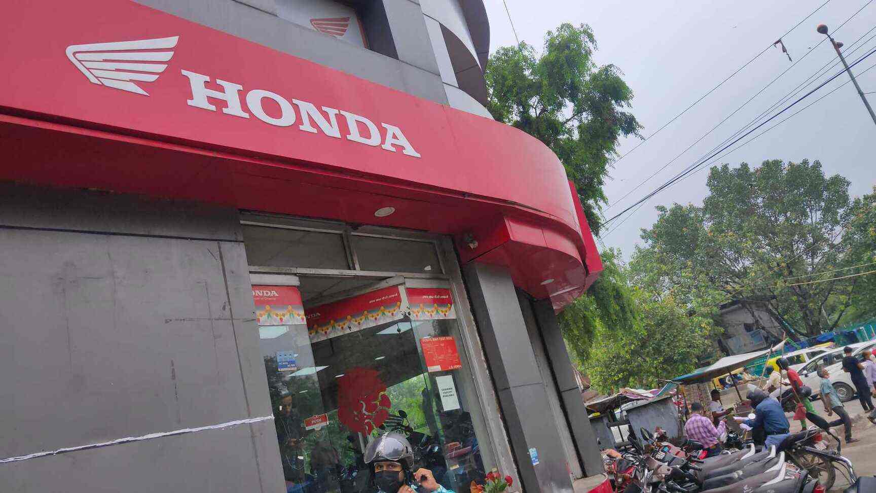 hero showroom jhandewalan