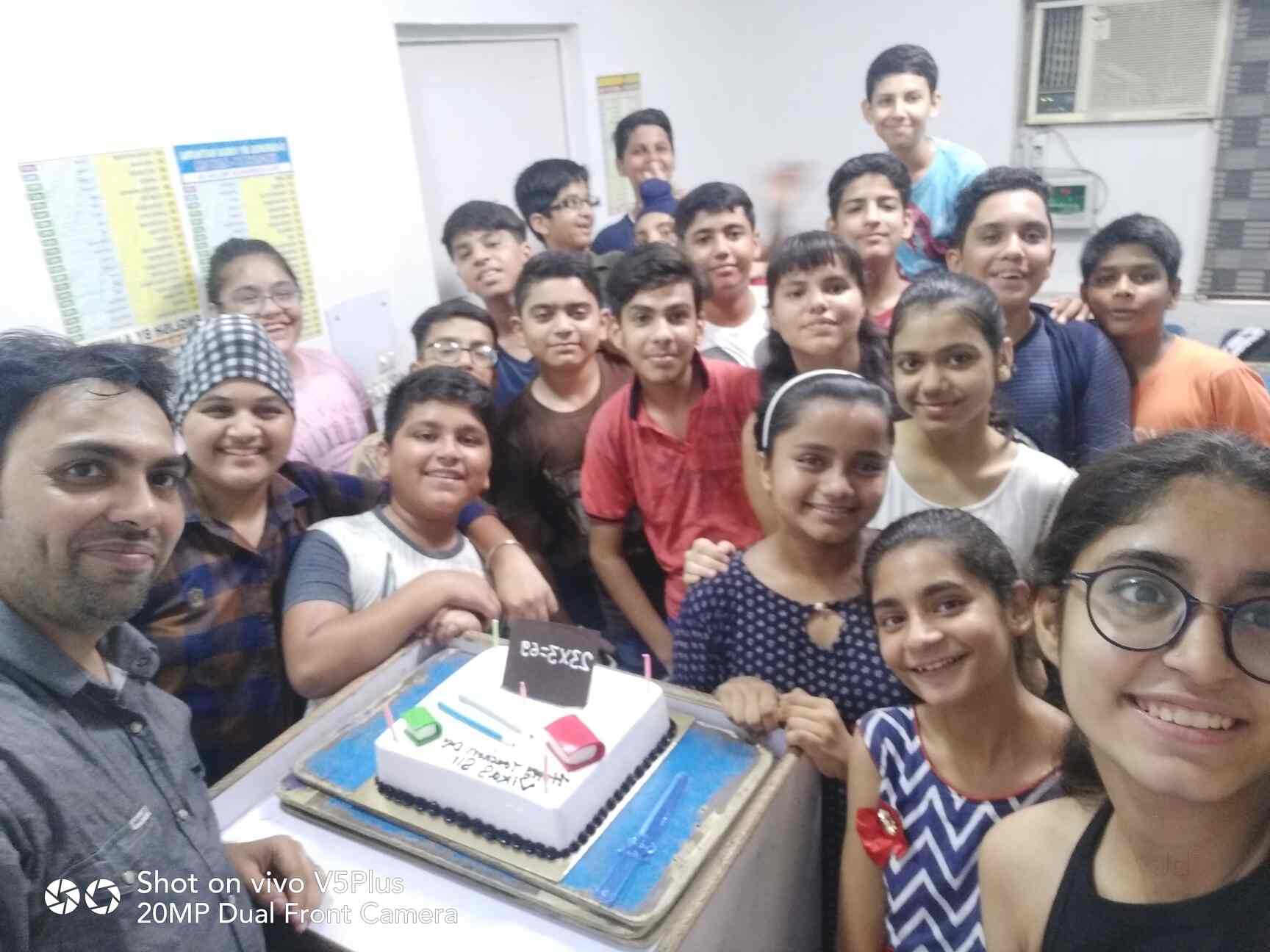 E Gurukul N Gurumantra Dr Mukherjee Nagar Home Tutors In Delhi Justdial