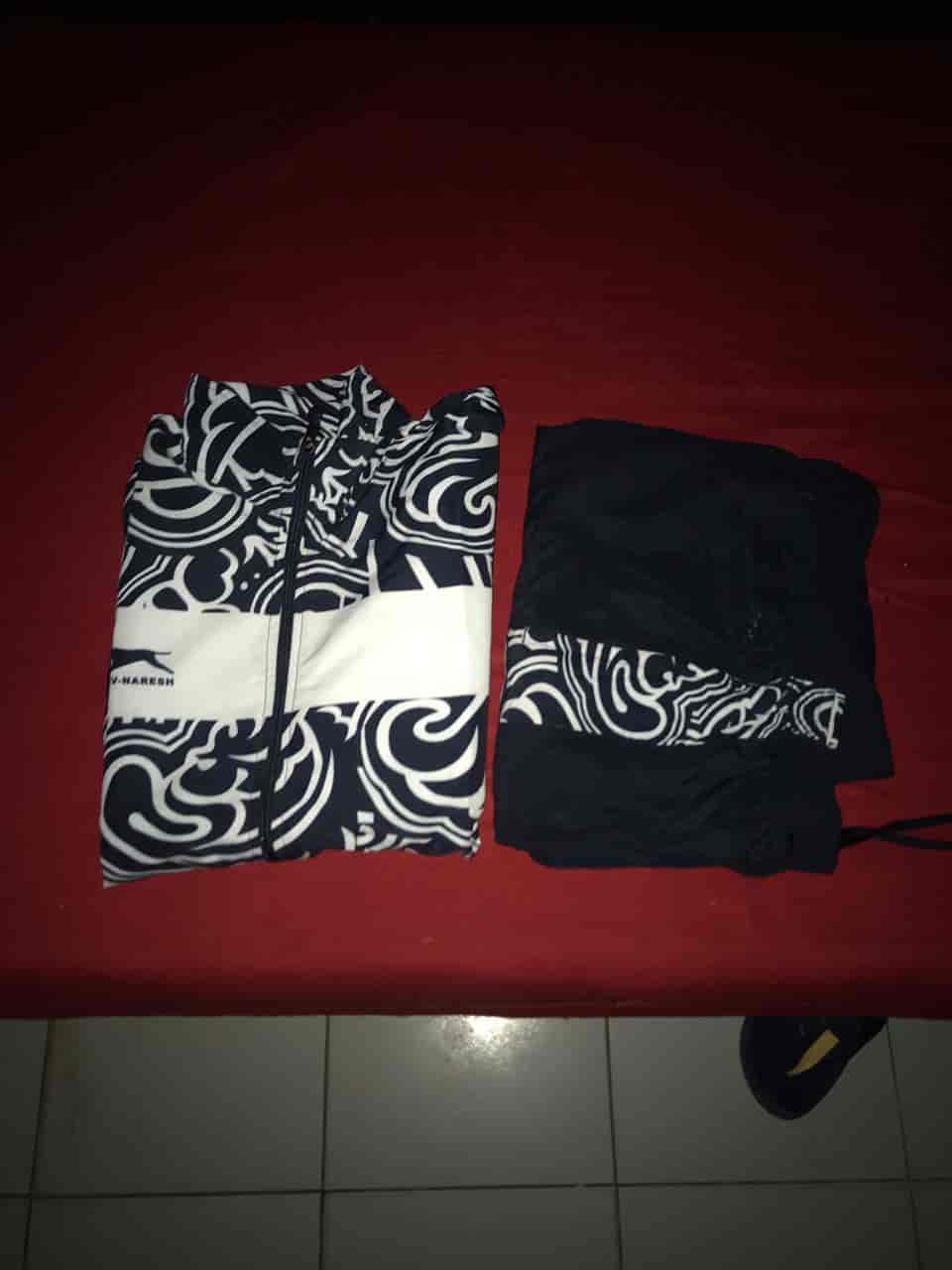 shiv naresh tracksuit showroom