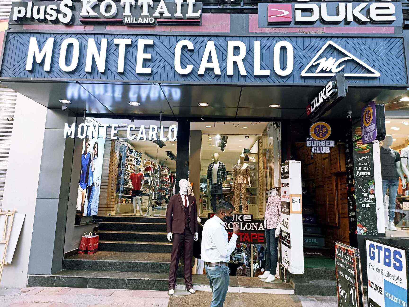 Readymade Garment Retailers in Delhi 