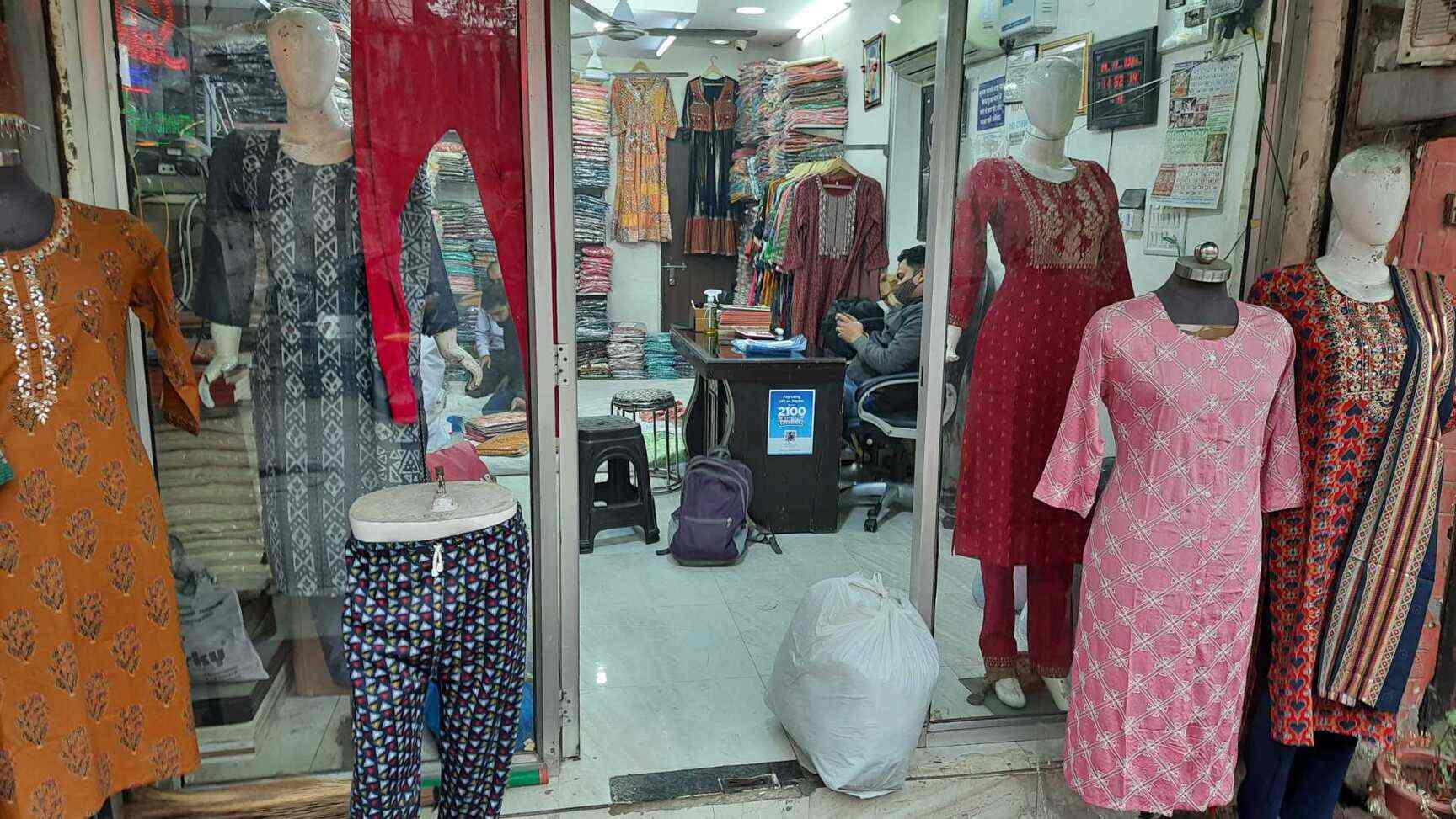 Update 139+ amar colony gown market camera.edu.vn