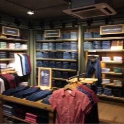 levis sector 12 dwarka