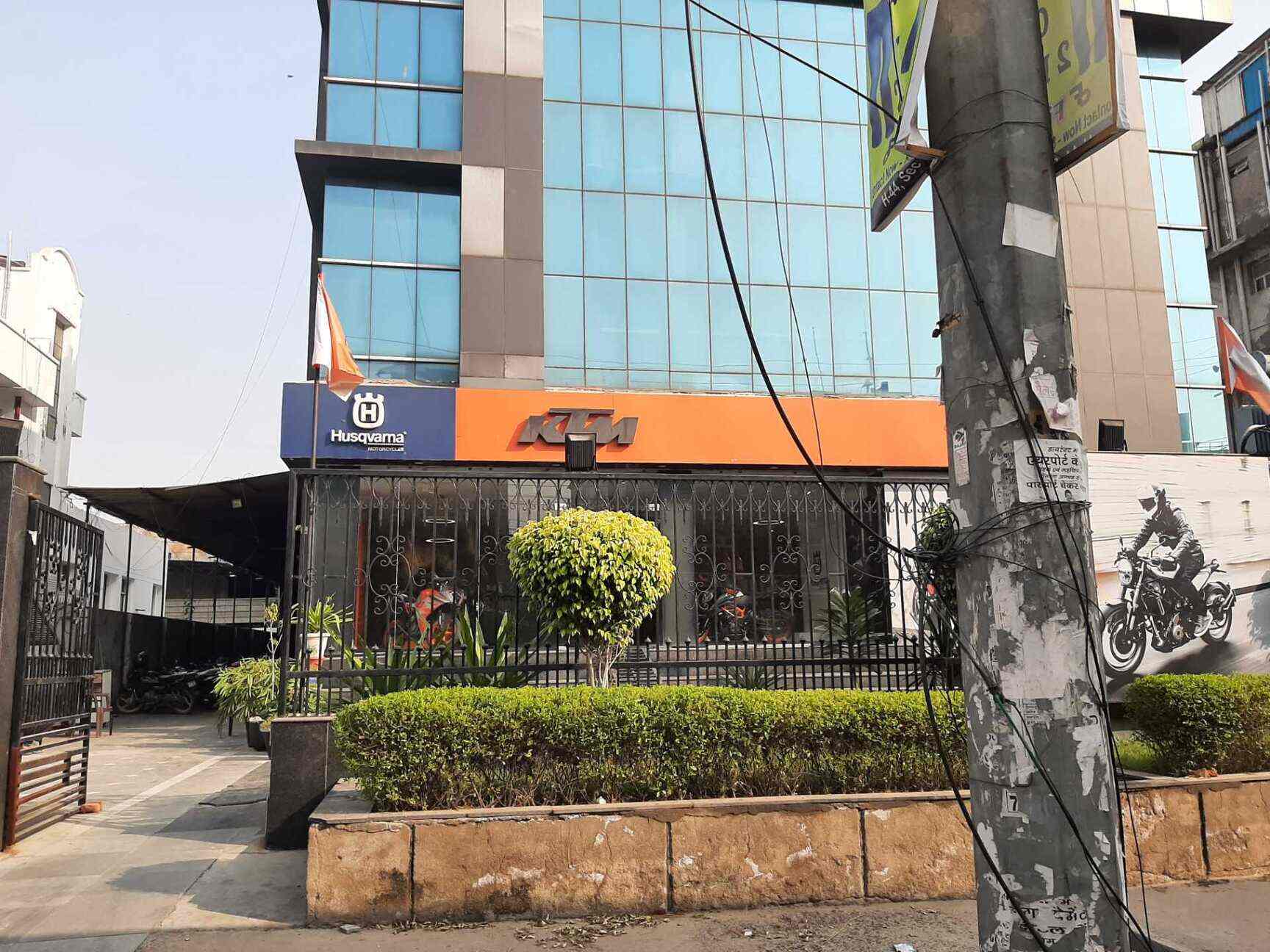Ktm Flagship Store, Noida Sector 63 