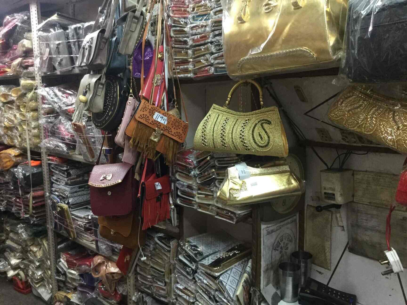 purse market in sadar bazar