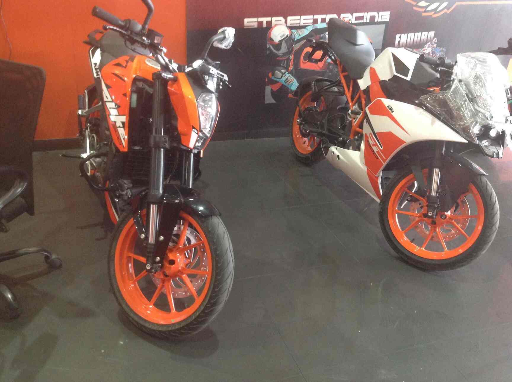 Dewan Motors, Uttam Nagar - Motorcycle 