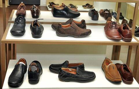 clarks store in delhi