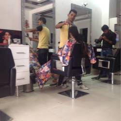 Phoenix Saloon Shalimar Bagh West Salons In Delhi Justdial