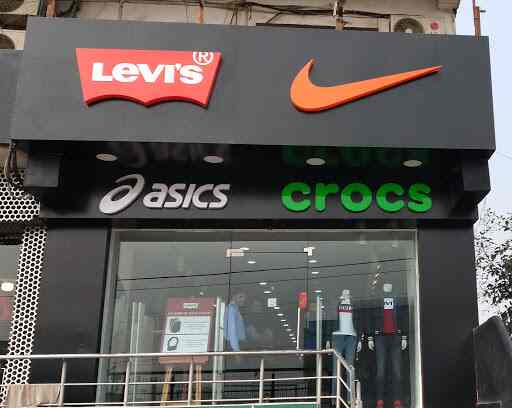 adidas factory outlet kalindi kunj