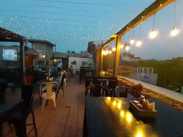 Vapour Bar Exchange, Hauz Khas Village-hauz Khas, Delhi - Italian,  European, Chinese, Continental, Finger Food, North Indian Cuisine  Restaurant - Justdial